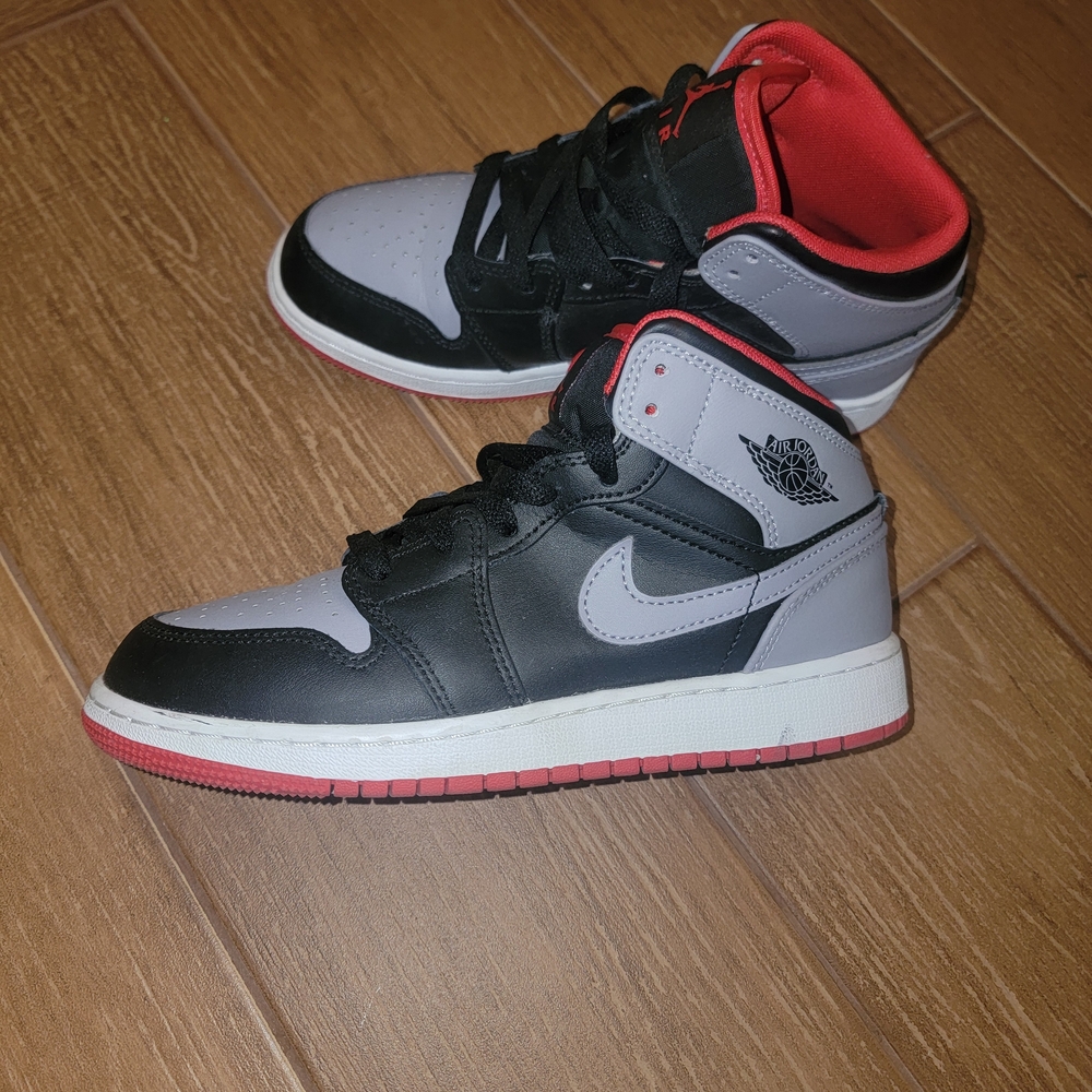 Nike Black and Gray Sneakers Premium Leather High-Tops
